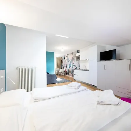 Cooper L Capitol Konukevi