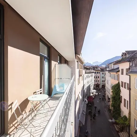 Cooper L Capitol Konukevi