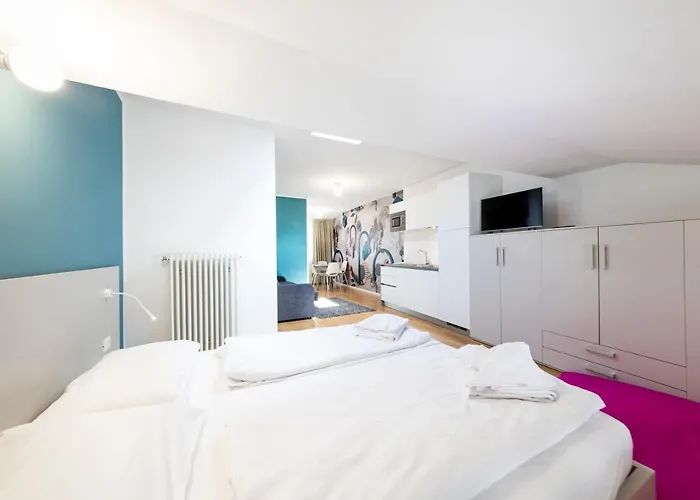 Cooper L Capitol Πανσιόν