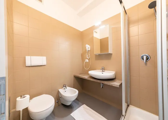 Cooper L Capitol 게스트하우스 2*