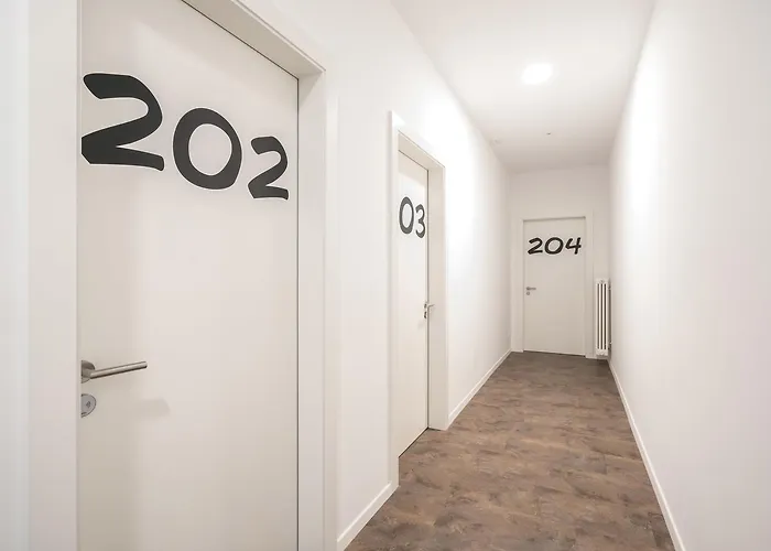 Cooper L Capitol Konukevi Bolzano