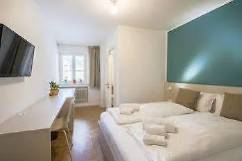 Cooper L Capitol Konukevi